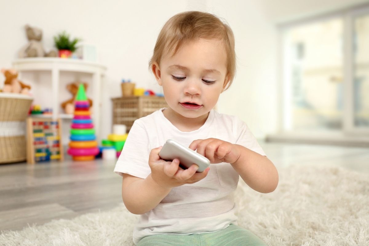 10 Oznak że Twoje Dziecko Ma Problem Z Nadmiernym Korzystaniem Z Telefonu Osesekpl 1594